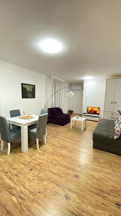 Lilyy Apartman Leskovac  Kültér fotó
