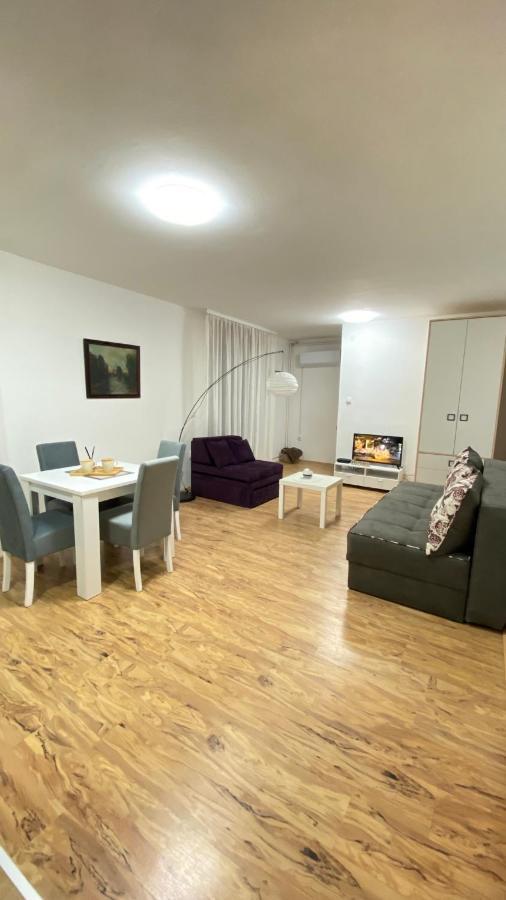 Lilyy Apartman Leskovac  Kültér fotó